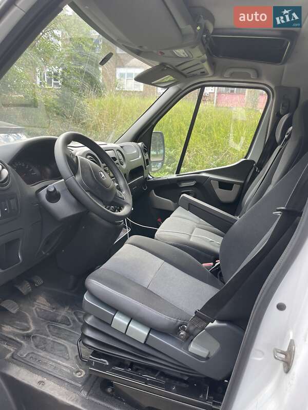 Тентованый Renault Master 2018 в Киеве