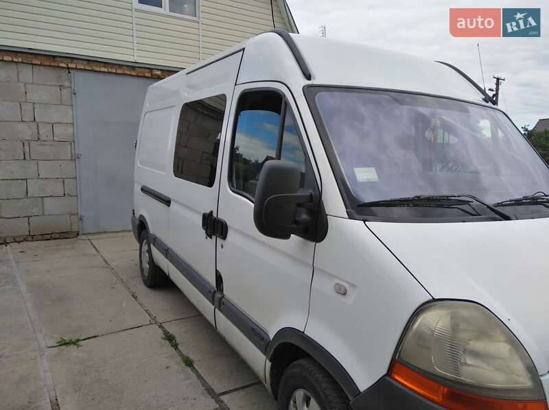 Вантажопасажирський фургон Renault Master 2007 в Острозі