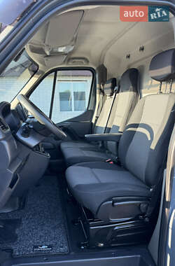 Грузовой фургон Renault Master 2020 в 