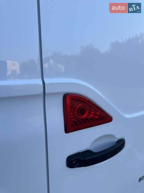 Вантажний фургон Renault Master 2020 в Дубні