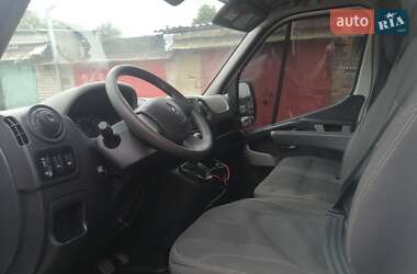 Грузовой фургон Renault Master 2015 в 