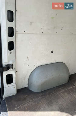 Грузовой фургон Renault Master 2013 в 
