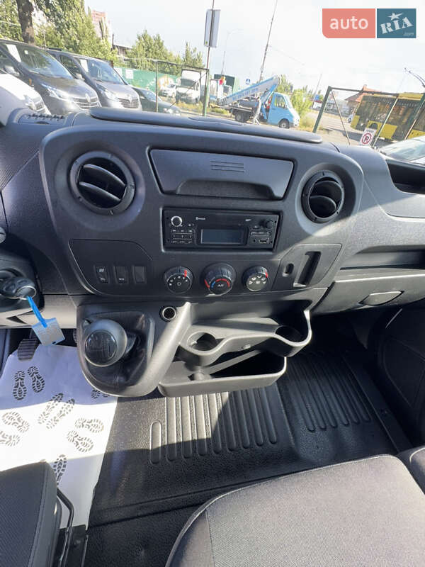 Грузовой фургон Renault Master 2017 в Киеве