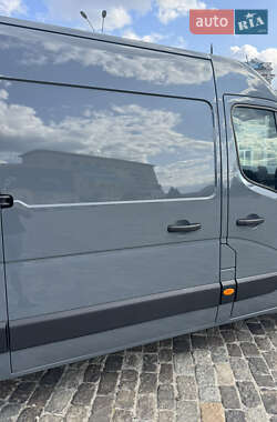 Грузовой фургон Renault Master 2023 в 