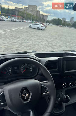 Грузовой фургон Renault Master 2023 в 