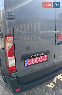 Грузовой фургон Renault Master 2023 в 
