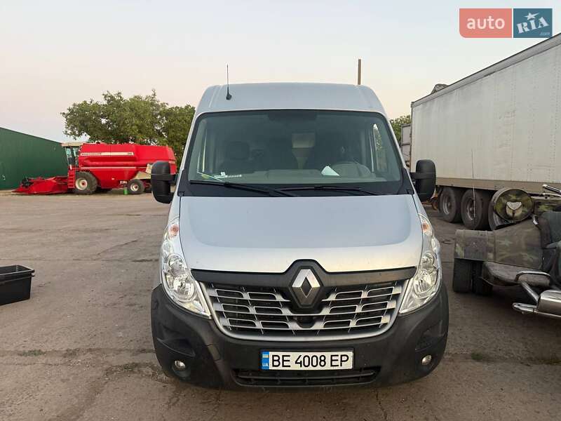 Грузовой фургон Renault Master 2017 в 