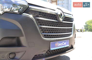 Грузовой фургон Renault Master 2020 в 