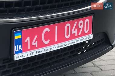 Вантажний фургон Renault Master 2022 в 