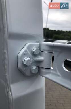 Вантажний фургон Renault Master 2022 в 