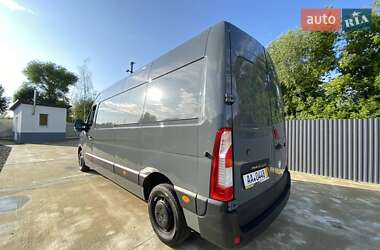 Грузовой фургон Renault Master 2023 в 