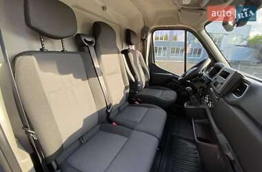 Грузовой фургон Renault Master 2023 в 