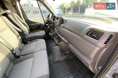 Грузовой фургон Renault Master 2023 в 