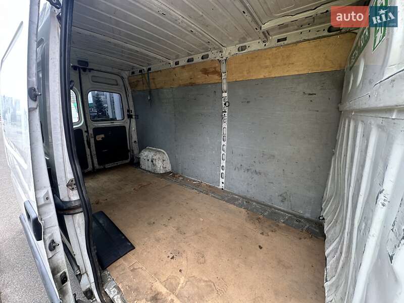 Грузовой фургон Renault Master 2008 в Киеве