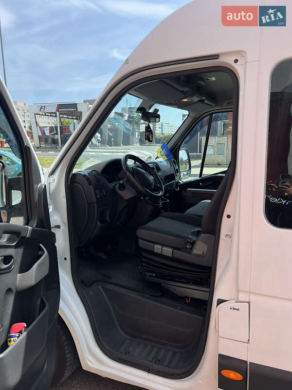 Мікроавтобус Renault Master 2016 в Долині