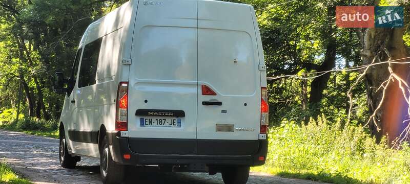 Грузопассажирский фургон Renault Master 2017 в Луцке