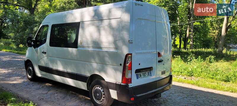 Грузопассажирский фургон Renault Master 2017 в Луцке