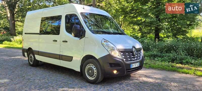 Грузопассажирский фургон Renault Master 2017 в Луцке
