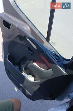 Грузовой фургон Renault Master 2018 в 