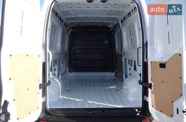 Грузовой фургон Renault Master 2025 в 