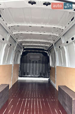 Грузовой фургон Renault Master 2020 в 