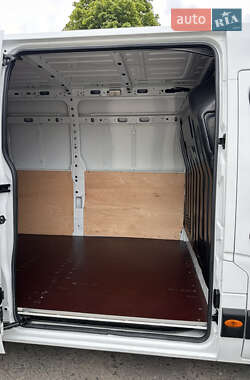 Грузовой фургон Renault Master 2020 в 