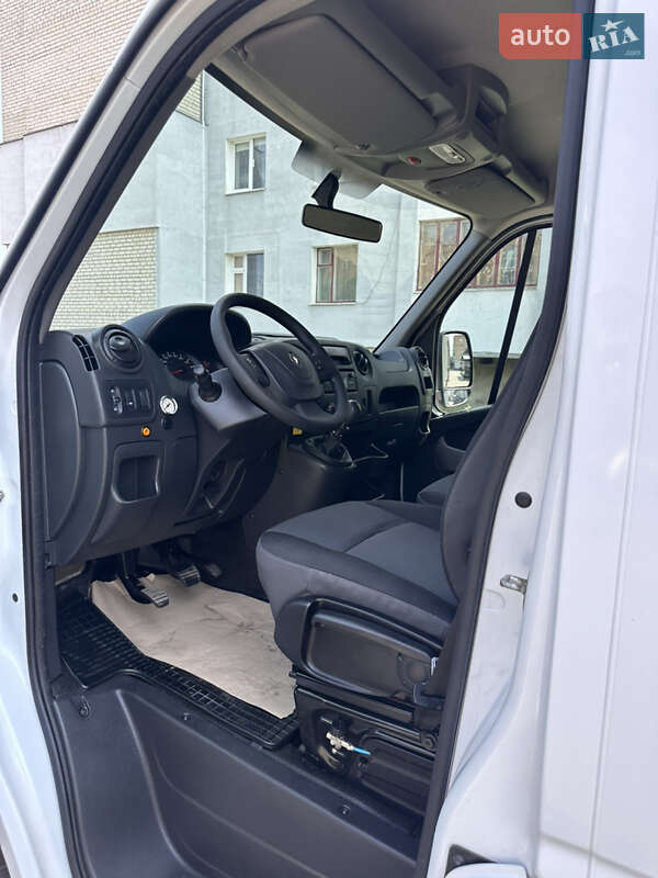 Грузовой фургон Renault Master 2019 в Дубно