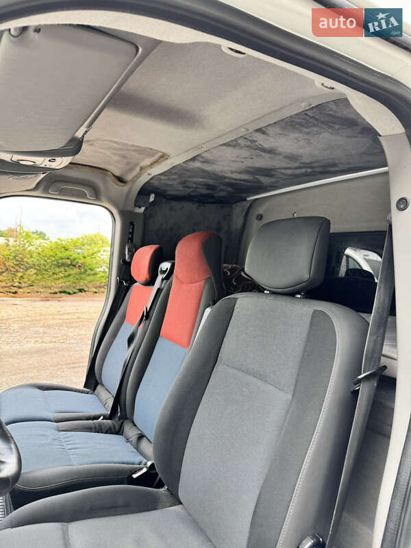 Эвакуатор Renault Master 2015 в Мукачево
