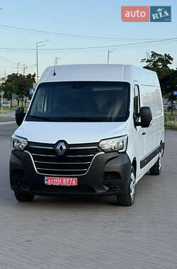 Грузовой фургон Renault Master 2022 в 