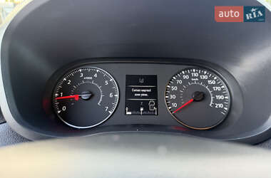 Грузовой фургон Renault Master 2022 в 