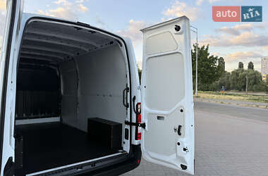 Грузовой фургон Renault Master 2022 в 