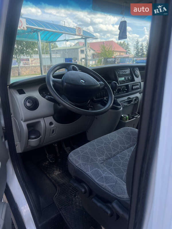 Вантажний фургон Renault Master 2009 в Березному