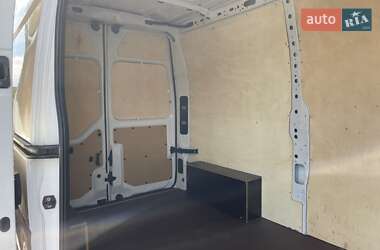 Грузовой фургон Renault Master 2020 в 