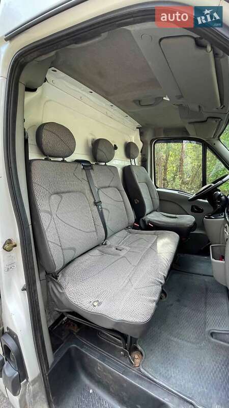 Грузовой фургон Renault Master 2007 в Тараще