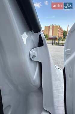 Грузовой фургон Renault Master 2022 в 