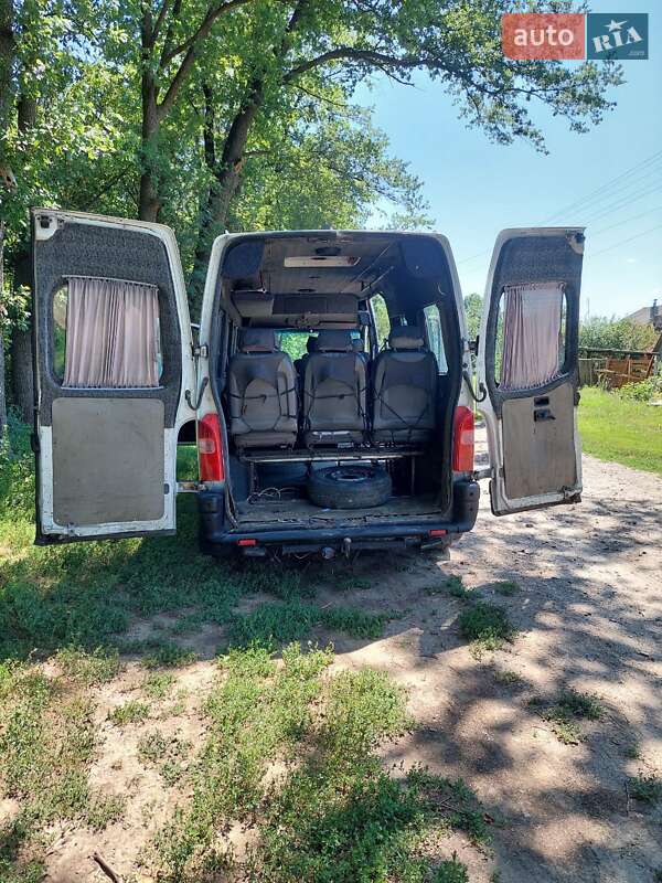 Мікроавтобус Renault Master 2000 в Будах