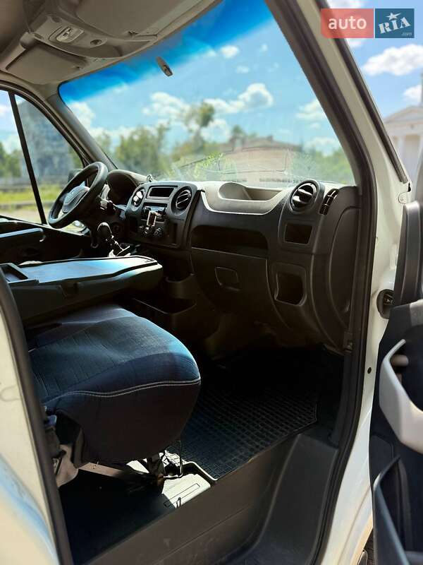 Вантажний фургон Renault Master 2017 в Харкові