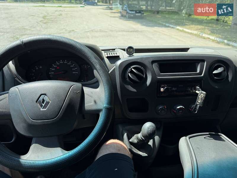 Вантажний фургон Renault Master 2017 в Харкові