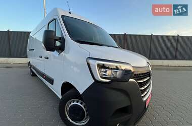 Грузовой фургон Renault Master 2023 в 