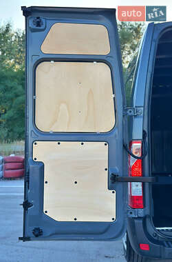 Грузовой фургон Renault Master 2020 в 