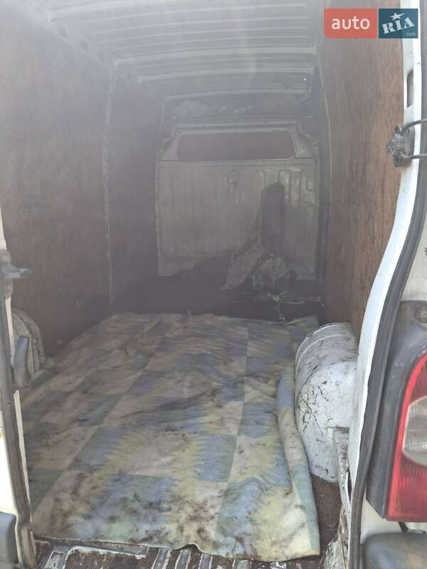 Грузовой фургон Renault Master 2004 в Обухове