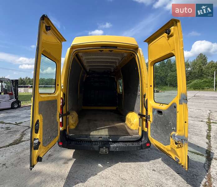 Вантажний фургон Renault Master 2013 в Львові