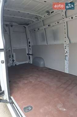 Вантажний фургон Renault Master 2020 в 