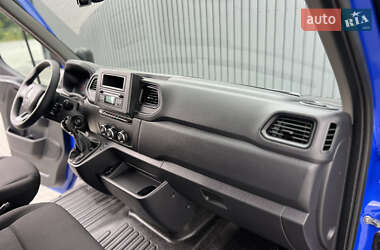 Грузовой фургон Renault Master 2021 в 