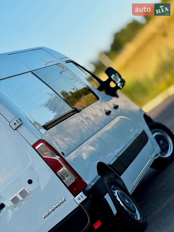 Грузовой фургон Renault Master 2015 в Дрогобыче