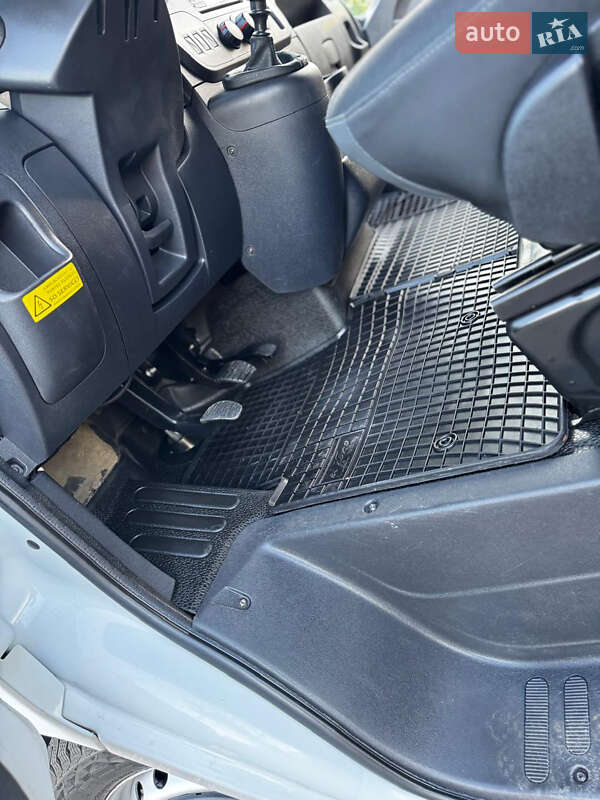 Грузовой фургон Renault Master 2015 в Дрогобыче