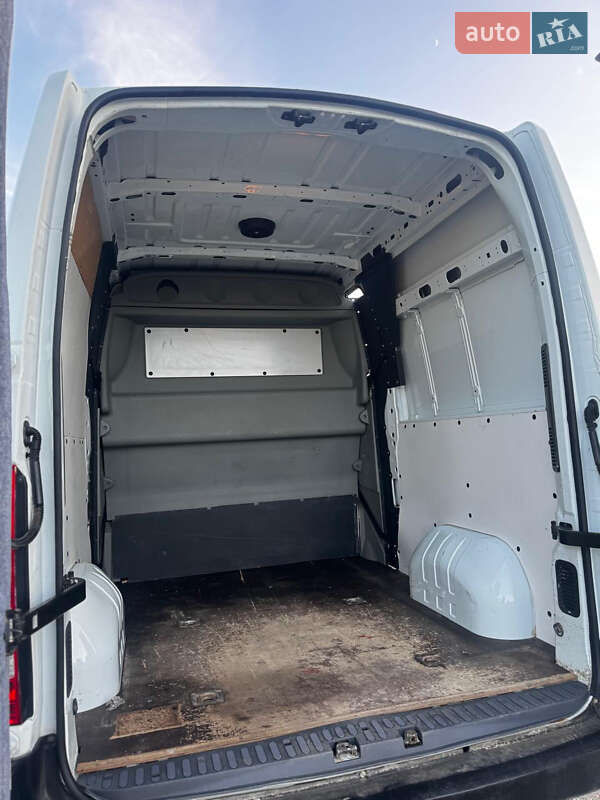 Грузовой фургон Renault Master 2015 в Дрогобыче