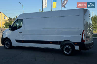 Грузопассажирский фургон Renault Master 2022 в 