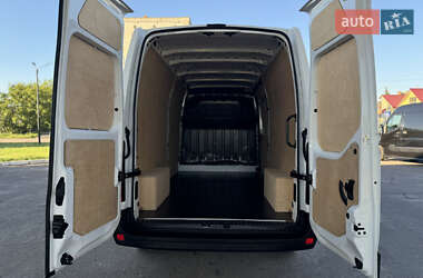 Грузопассажирский фургон Renault Master 2022 в 