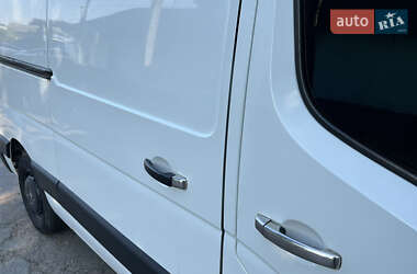 Грузовой фургон Renault Master 2014 в 